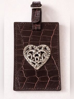 LEATHER CHELSEA CROC EMBOSSED LUGGAGE TAG.  NEW.